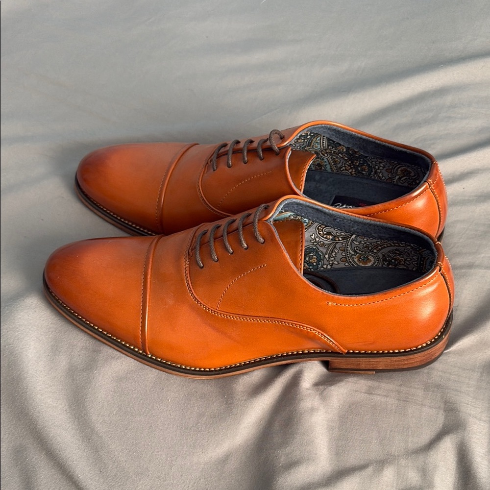Elegant Tan Oxfords with Cap Toe and Smooth Leather